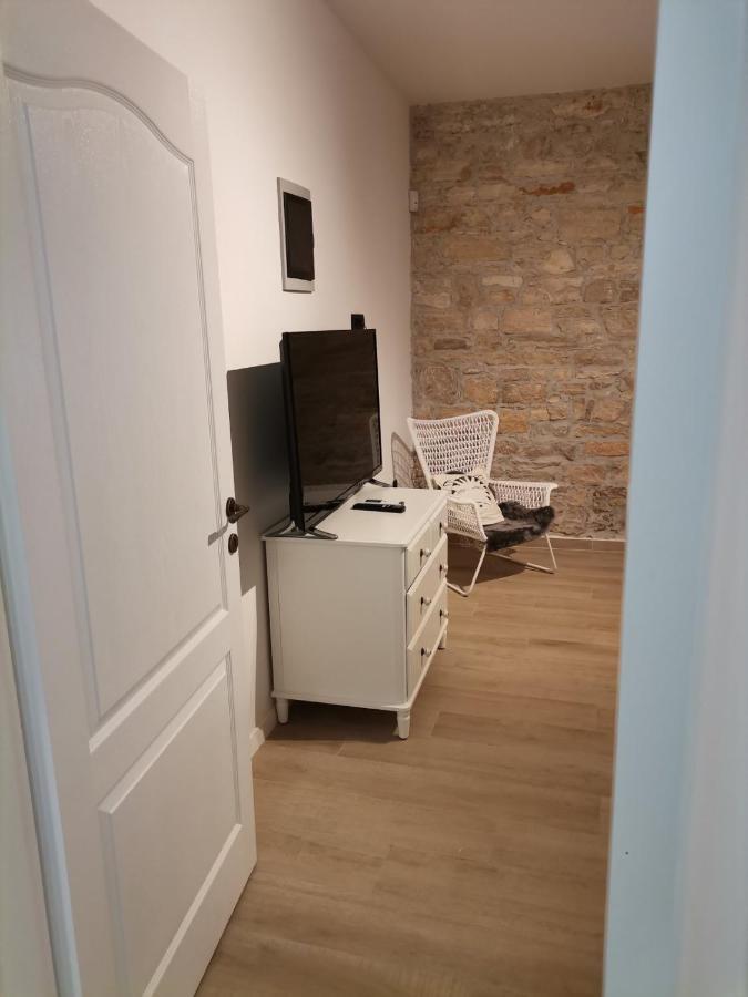 Apartvilla Castropola Eksteriør billede