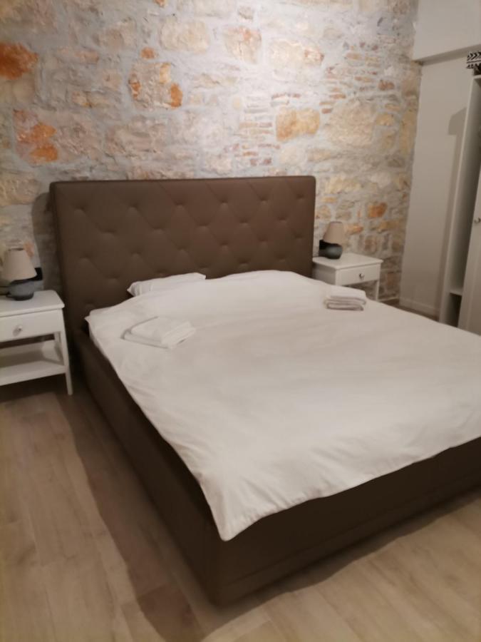 Apartvilla Castropola Eksteriør billede