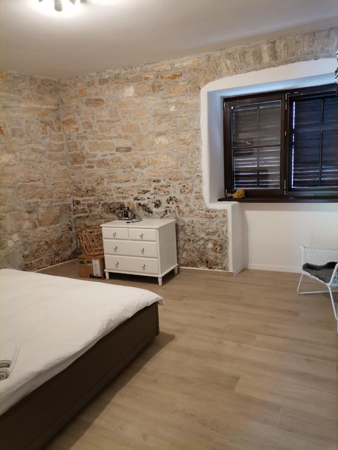 Apartvilla Castropola Eksteriør billede